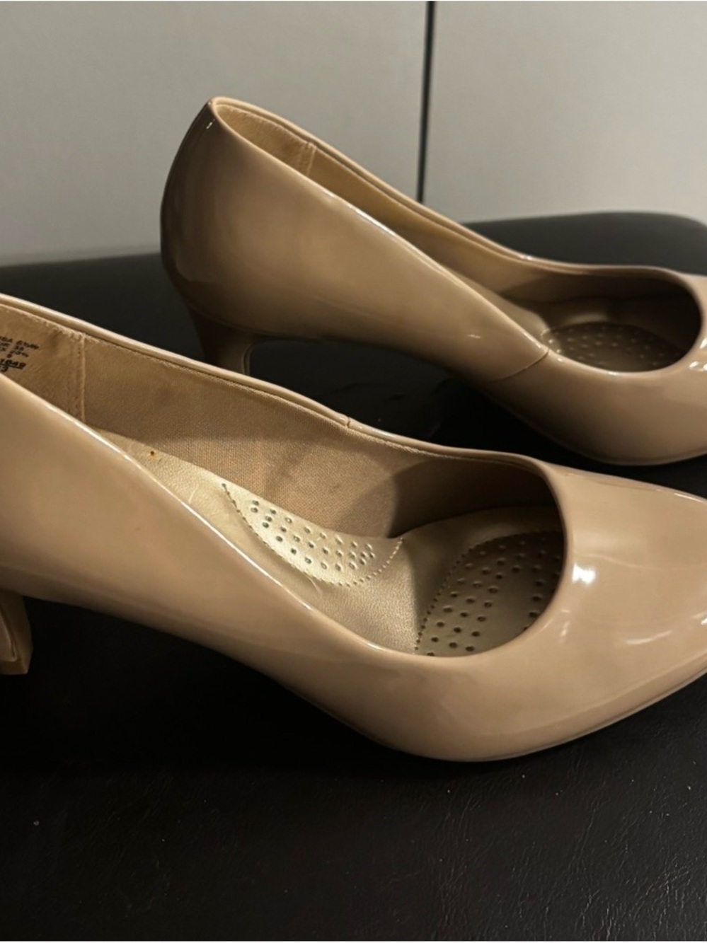 dexflex comfort Patent Nude Beige Mid-Heel Pumps